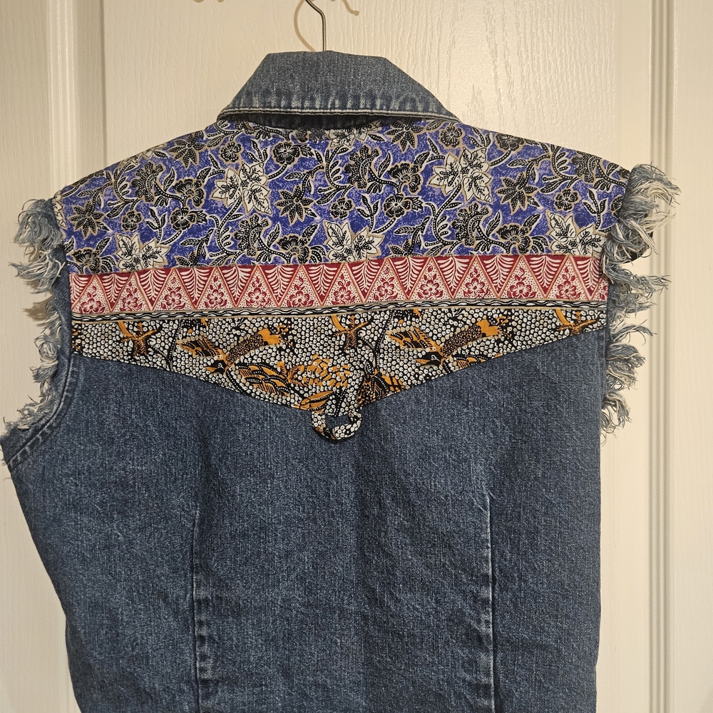 ROUGHRIDER Vintage 90s Denim Button Up Crop Top with Frayed Sleeves Womens SZ M - Picture 2 of 8